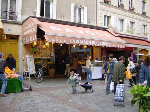 Davoli, an institution and the best choucroute in Paris.